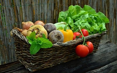 Let’s focus on how food affects our mood